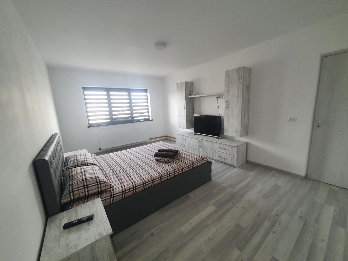 Apartament Nicole Curtea De Arges Luaran gambar