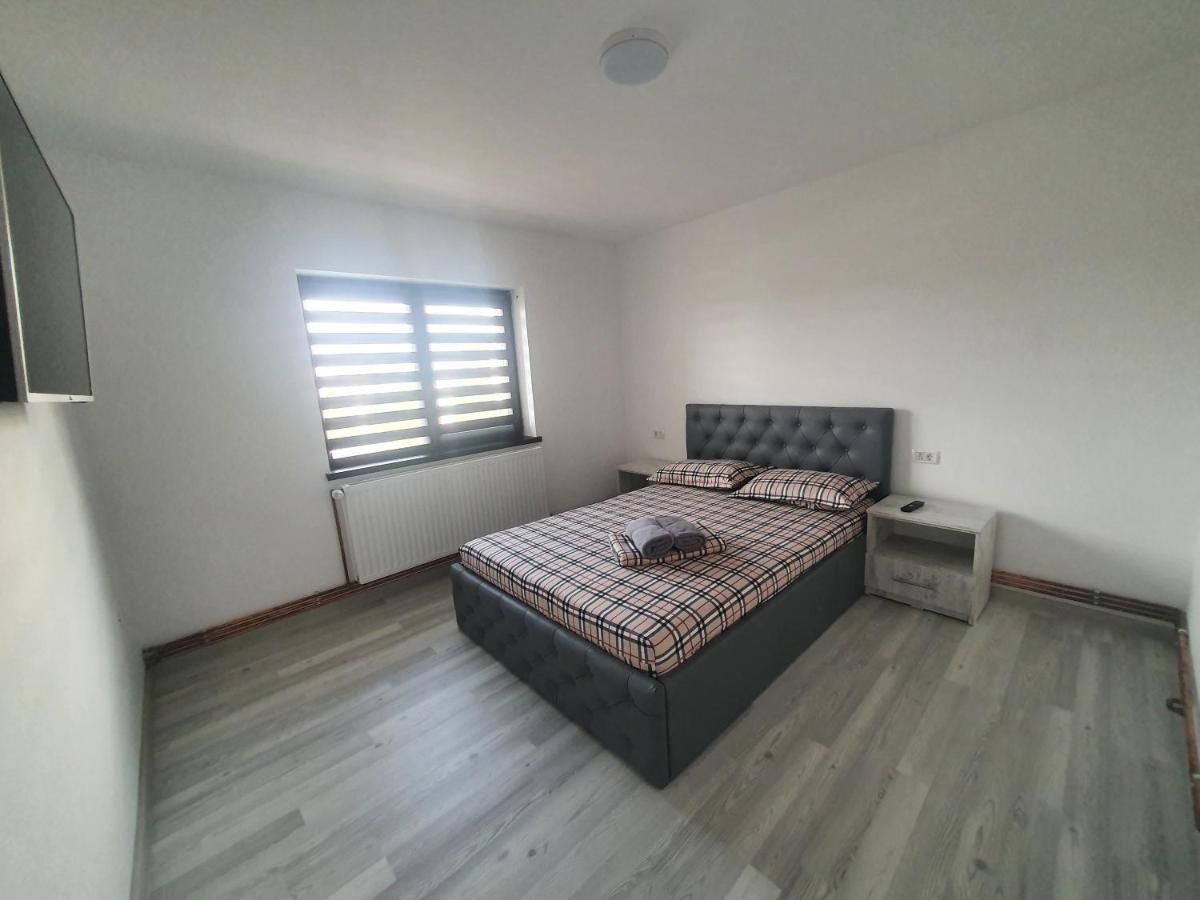 Apartament Nicole Curtea De Arges Luaran gambar